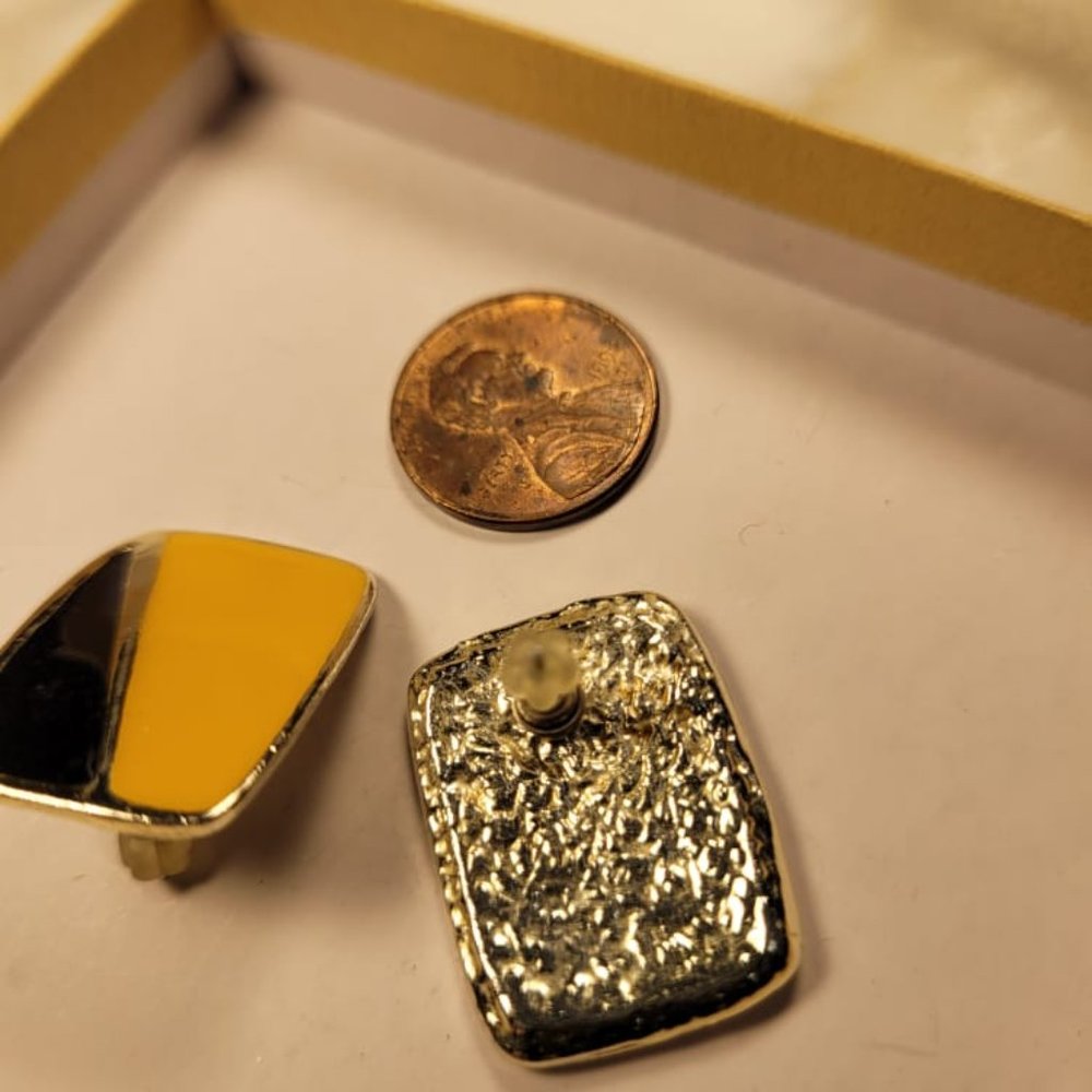 80s Mod Vintage Earrings - Picture 4 of 4